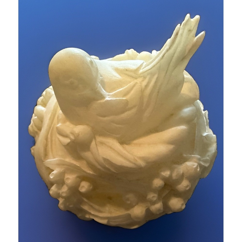 White Resin Bird On Nest Trinket Box Cottagecore Shabby Chic Farmhouse Decor Vtg